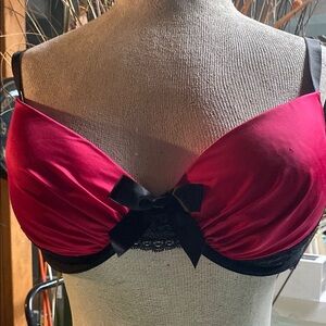 Gilligan & O’Malley Elegant Red and Black Lace Bra